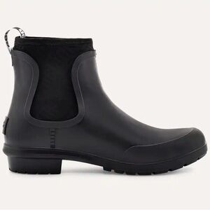 UGG Womens Chevonne Sheepskin Insole Rain Boots (LIKE NEW)
